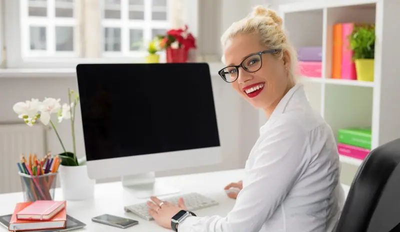 Business woman on Mac Pro